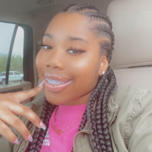 Meet your Posher, Briana